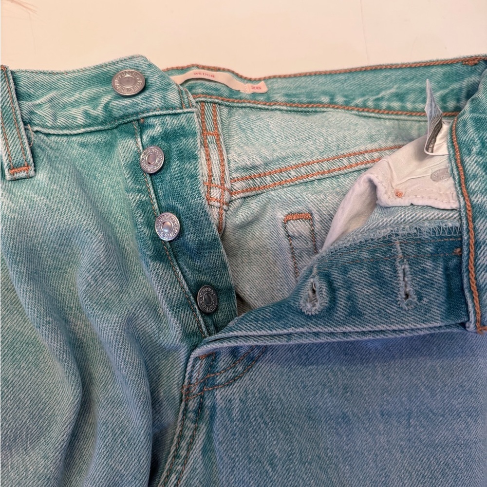 Levi’s High Rise Distressed Blue Jeans - Picture 7 of 7